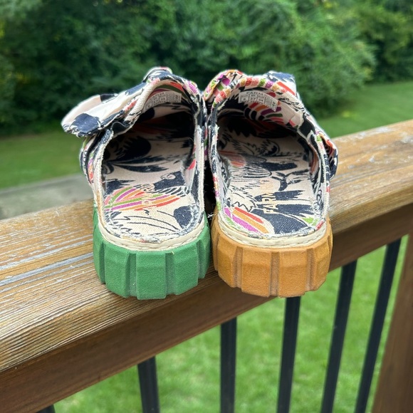 Farm Rio Mule sneakers Toucan multi color slides size 8 - Picture 5 of 8